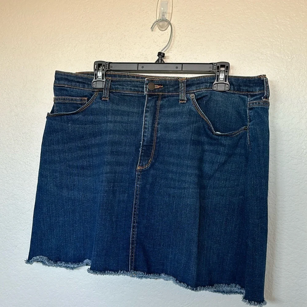 Universal Thread Jean Skirt Size 33/16